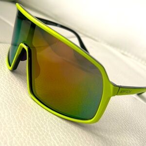 Body Glove Men's Shield Sunglasses Green